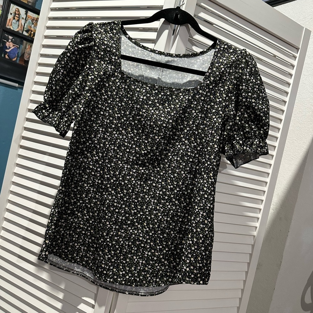 SHEIN Black Floral Square Neck Puff Sleeve Blouse